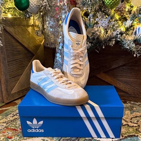 adidas Shoes - Adidas Gazelle Classic Off White and Clear Sky Blue Sneakers Sz 9